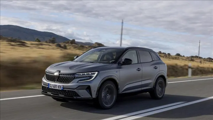 Avrupa'da Yılın Otomobili 2024: Renault Austral!