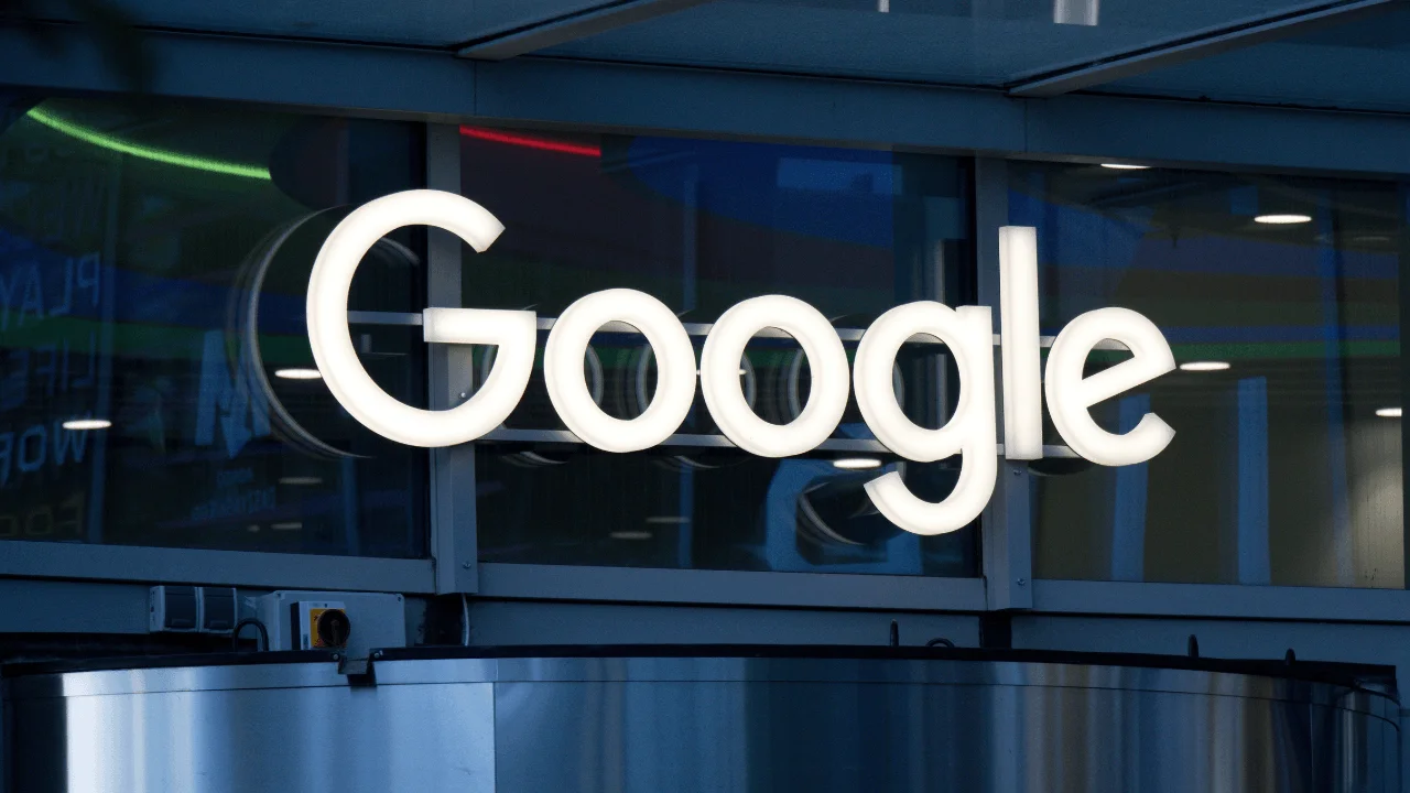 Google'ın sanal deneme özelliği artık ayakkabılarda da kullanılabiliyor.