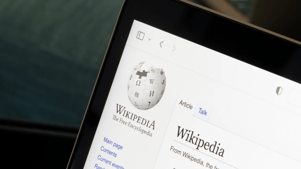 Yapay zeka özetleri ve sosyal medya paylaşımları, Wikipedia'nın ziyaretçi sayısını azaltıyor.